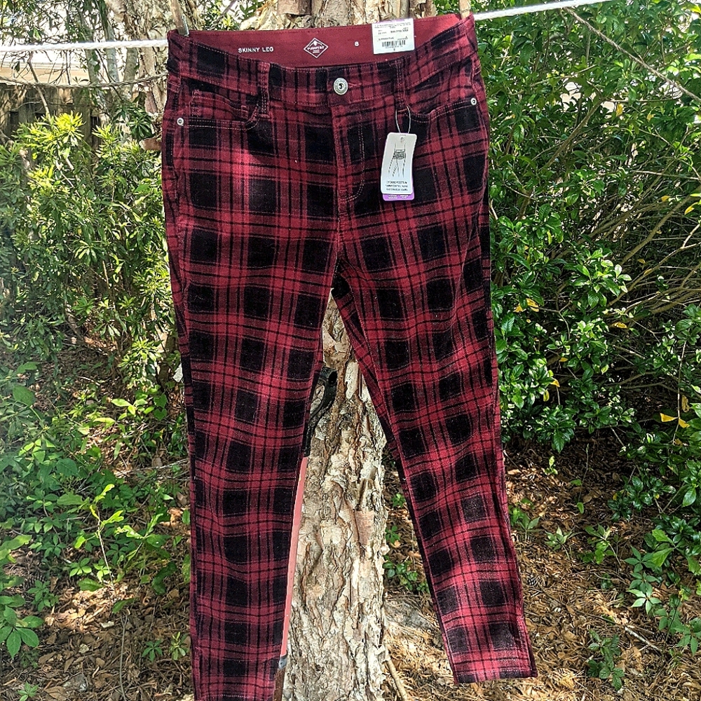 NWT St John's Bay skinny leg plaid corduroy pants